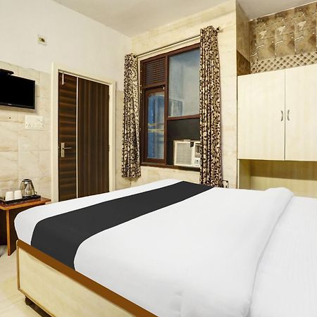 Hotel O Jammu Near Ragunath Bazaar Formerly Goodwill Kültér fotó