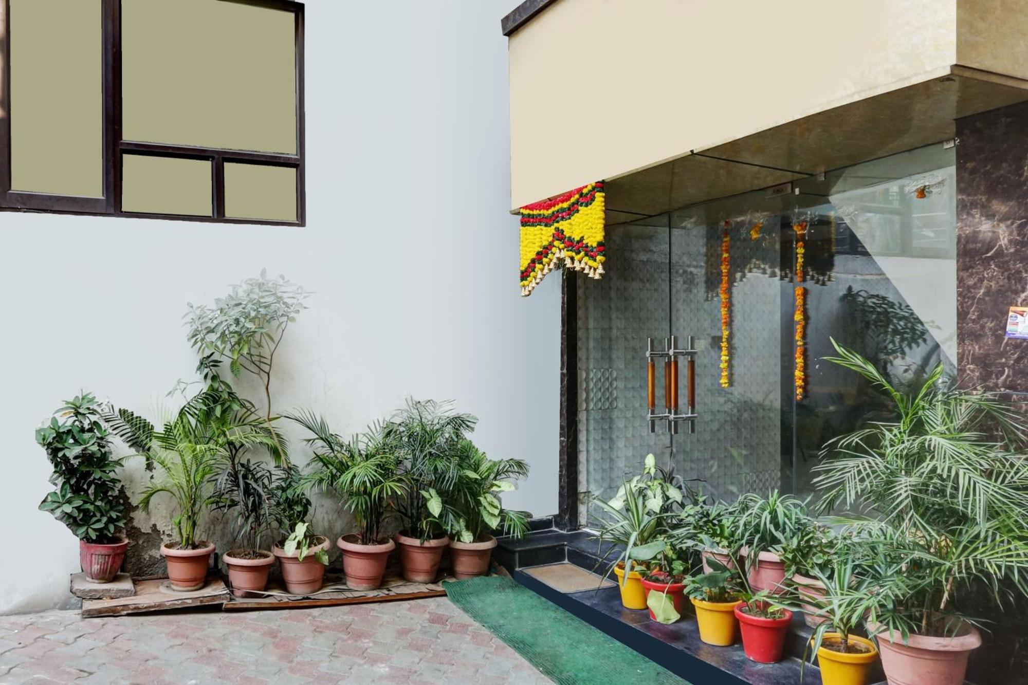 Hotel O Jammu Near Ragunath Bazaar Formerly Goodwill Kültér fotó